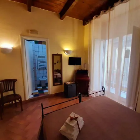 Conte Cavour Konukevi 4*
