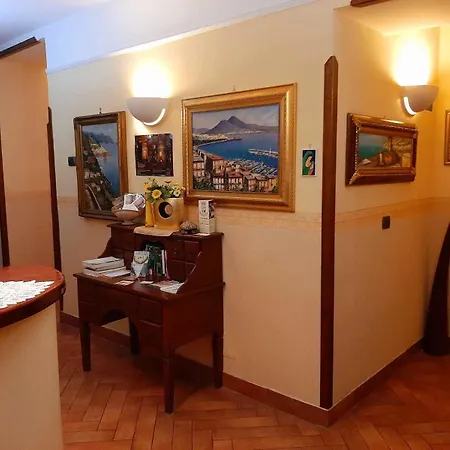 Conte Cavour 4* Nápoles