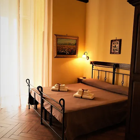 Conte Cavour 4* Nápoly