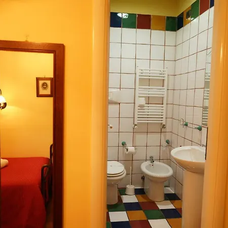 Pensión Conte Cavour 4*