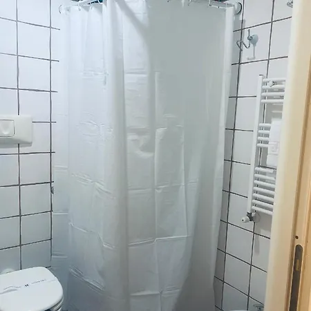 Conte Cavour نابولي