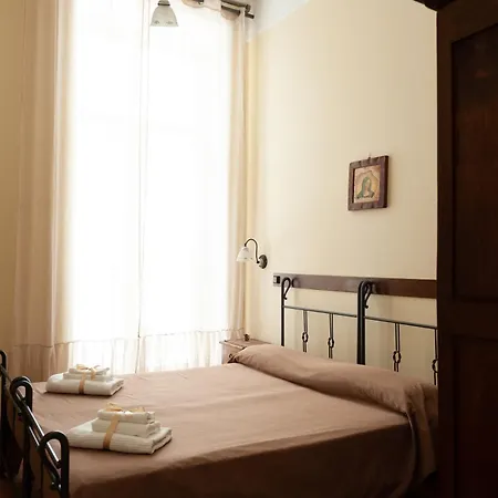 Konukevi Conte Cavour Napoli