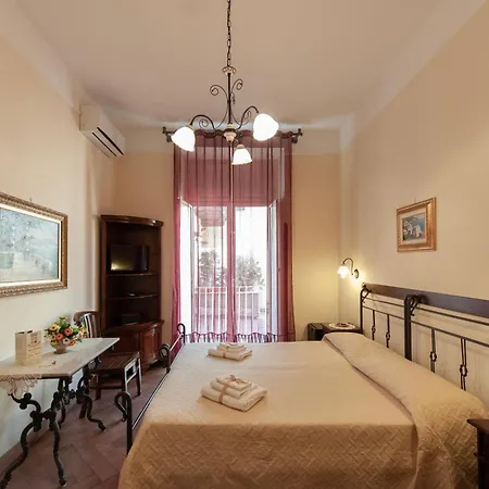 Conte Cavour بيت ضيافة نابولي