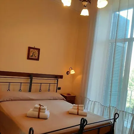 Conte Cavour 4* Napoli